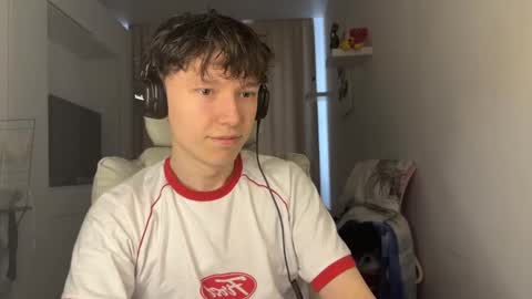 Snapshot of malcolm_yang chatting on October 2025 12:16:01 PM Tom and Mark 3 online show from October 2025 12:16:01 PM