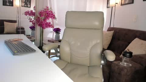 Snapshot of malena99_ chatting on May 2026 07:56:02 PM malena99_ online show from May 2026 07:56:02 PM