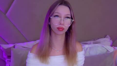 Snapshot of malialandre chatting on October 2025 04:13:02 PM Malialandre online show from October 2025 04:13:02 PM