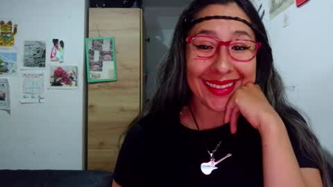 Snapshot of malishka_fox chatting on November 2025 11:07:02 PM Malishka  online show from November 2025 11:07:02 PM