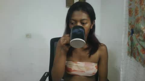 Snapshot of malluna4 chatting on May 2026 06:46:01 PM Malluna online show from May 2026 06:46:01 PM