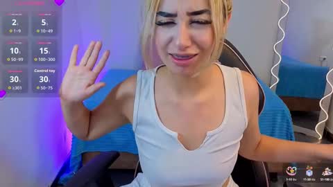 Snapshot of malory_tay chatting on September 2025 07:04:01 PM Malory online show from September 2025 07:04:01 PM