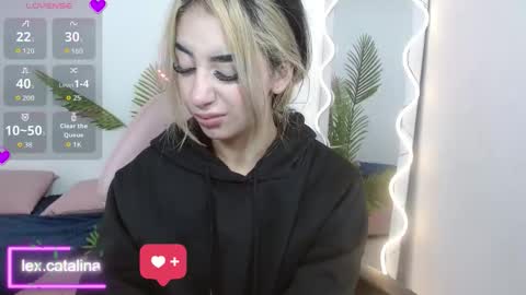 Snapshot of malory_tay chatting on September 2025 11:45:02 AM Malory online show from September 2025 11:45:02 AM