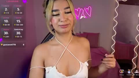 Snapshot of malory_tay chatting on October 2025 07:27:02 PM Malory online show from October 2025 07:27:02 PM