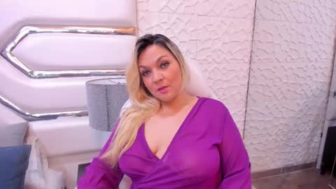 MalorySweet  online show from October 2025 01:03:02 PM