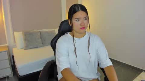 Snapshot of malu_03x chatting on November 2025 12:05:02 PM M A L U online show from November 2025 12:05:02 PM