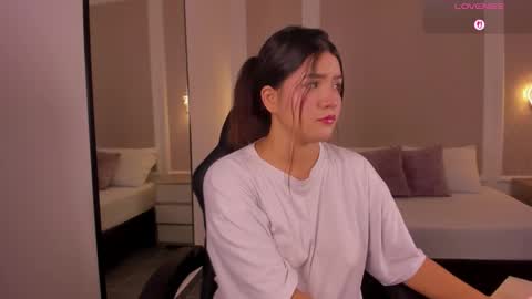 Snapshot of malu_03x chatting on December 2025 02:40:01 AM M A L U online show from December 2025 02:40:01 AM