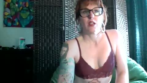 mamafoxxx911 online show from September 2025 03:15:01 PM