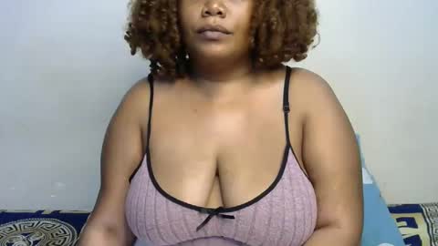 mamuuu_ online show from December 2025 08:40:02 AM