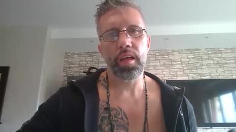 Snapshot of man4uc2c_ chatting on October 2025 07:27:01 AM man4uc2c_ online show from October 2025 07:27:01 AM