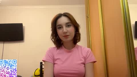 Mia online show from December 2025 02:10:02 PM