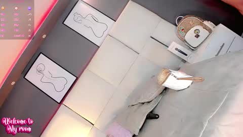 manellyksparklee online show from October 2025 01:11:02 PM