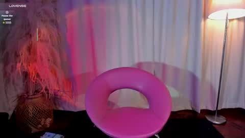 Snapshot of manu_nyx chatting on May 2026 07:48:01 AM manu velezz Help me to get to 100 thumbs ups Tip 25tks Rate me online show from May 2026 07:48:01 AM