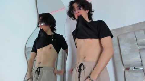 Manuel online show from November 2025 12:04:01 PM