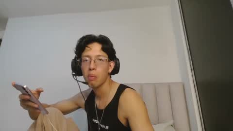 Manuel online show from April 2026 01:14:01 AM