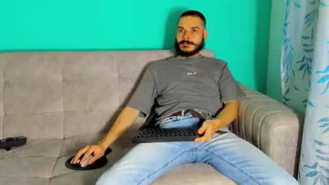 manuel_colt online show from October 2025 08:31:01 PM