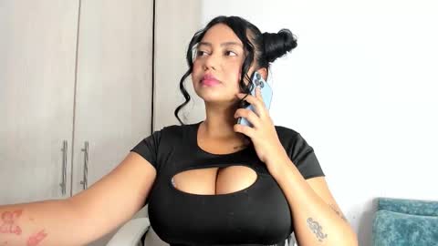 MANUELA online show from November 2025 02:21:01 PM