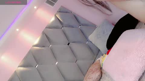 Snapshot of manuela_kingsley chatting on January 2025 05:39:02 PM Manuela Kingsley online show from January 2025 05:39:02 PM