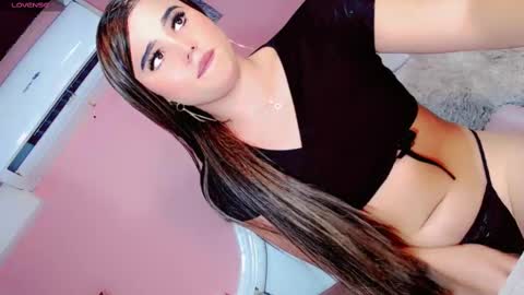 Snapshot of manuela_kingsley chatting on February 2025 02:26:01 PM Manuela Kingsley online show from February 2025 02:26:01 PM