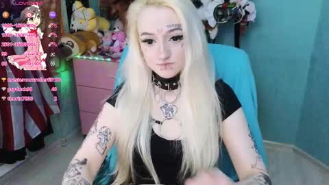 Manuela online show from February 2025 06:20:01 PM