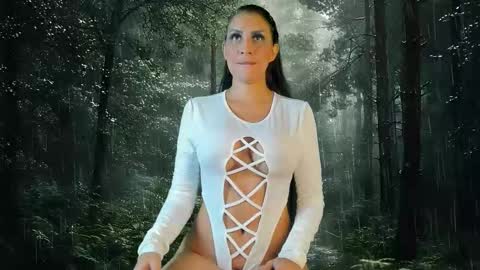 Mara  online show from December 2025 09:53:01 PM