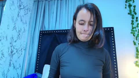 maraa_x online show from May 2026 12:01:02 PM