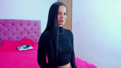 Mara hanson  online show from December 2025 01:03:02 AM