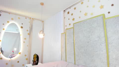 Snapshot of maraluna_ chatting on February 2025 05:37:01 PM Maraluna online show from February 2025 05:37:01 PM