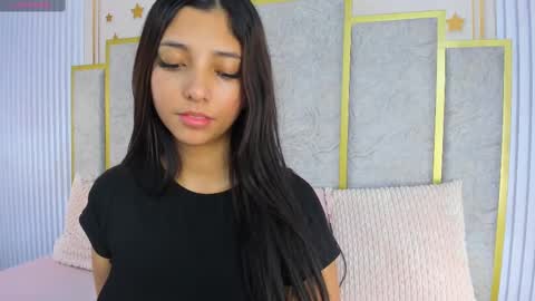 Snapshot of maraluna_ chatting on February 2025 02:59:02 PM Maraluna online show from February 2025 02:59:02 PM