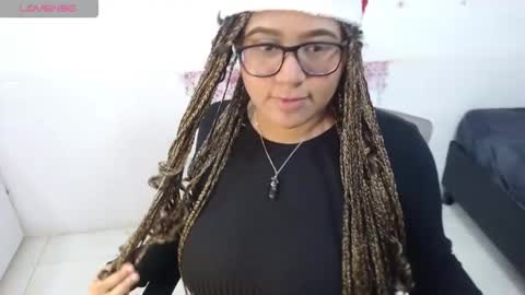 Snapshot of marasilk chatting on December 2025 03:18:02 PM Mara Silk online show from December 2025 03:18:02 PM