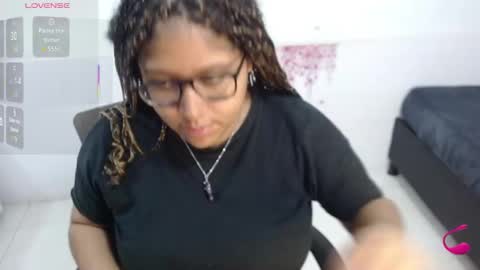 Snapshot of marasilk chatting on December 2025 12:22:02 PM Mara Silk online show from December 2025 12:22:02 PM