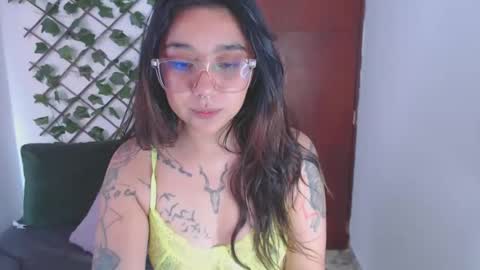 Snapshot of marce_bunny chatting on September 2025 05:46:01 PM Marcela online show from September 2025 05:46:01 PM