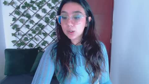 Snapshot of marce_bunny chatting on September 2025 04:01:01 PM Marcela online show from September 2025 04:01:01 PM