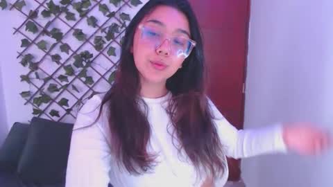Marcela  online show from November 2025 05:33:01 PM
