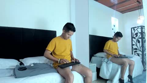 marcus_lux1 online show from March 2026 12:01:02 PM