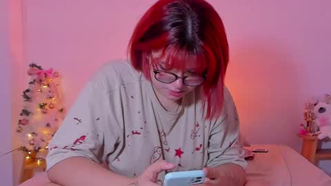 Snapshot of marcy_grey chatting on December 2024 10:33:02 AM danna online show from December 2024 10:33:02 AM
