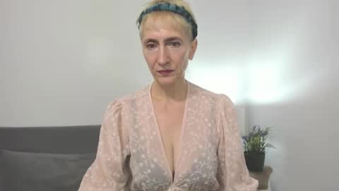 Snapshot of margaretmature chatting on October 2025 12:13:02 PM margaretmature online show from October 2025 12:13:02 PM