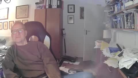 Snapshot of marginalie chatting on February 2025 10:21:02 PM marginalie online show from February 2025 10:21:02 PM