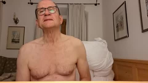 Snapshot of marginalie chatting on November 2025 09:18:01 PM marginalie online show from November 2025 09:18:01 PM