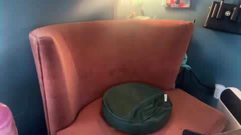 Snapshot of margolane chatting on December 2025 04:23:02 PM Elle online show from December 2025 04:23:02 PM