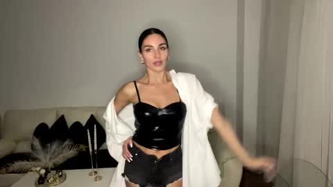 Margot online show from September 2025 07:58:01 PM