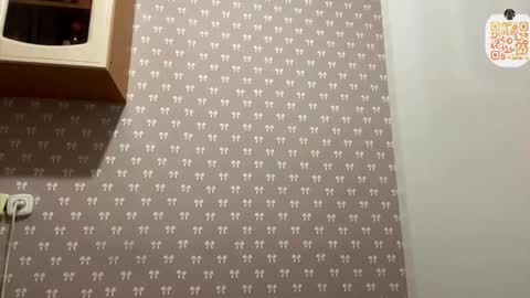 Lina online show from November 2025 09:14:02 PM