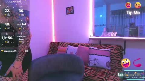 Maria fernanda online show from December 2025 01:45:01 AM