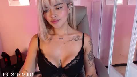 Snapshot of maria_jones chatting on September 2025 01:46:01 PM  Instagram soymj01 online show from September 2025 01:46:01 PM