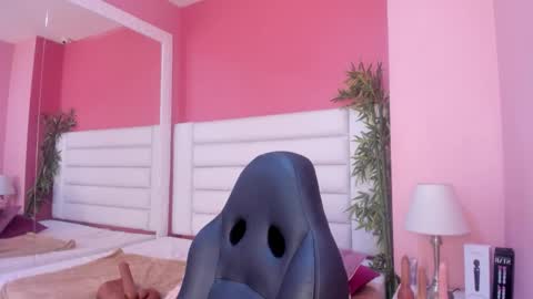 Mariam online show from November 2025 03:34:01 AM