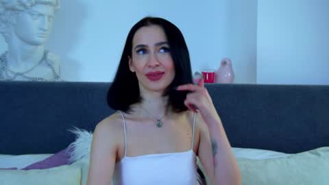 Snapshot of mariamenson chatting on January 2025 09:37:01 PM MariaMenson online show from January 2025 09:37:01 PM
