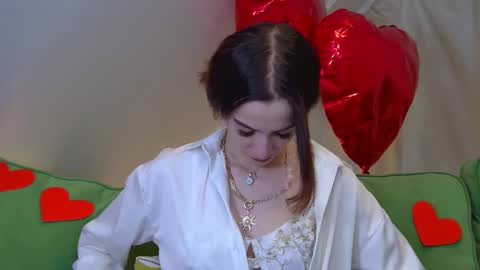 Snapshot of mariamenson chatting on February 2025 03:01:02 AM MariaMenson online show from February 2025 03:01:02 AM