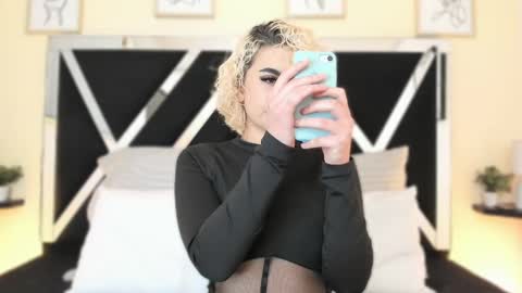 Snapshot of marian_pinzon chatting on October 2025 02:32:01 AM Marian online show from October 2025 02:32:01 AM