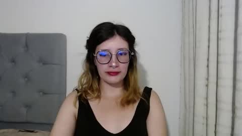 Snapshot of mariana124_ chatting on December 2024 03:26:01 PM Mariana online show from December 2024 03:26:01 PM