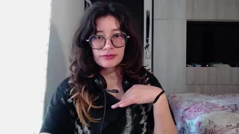 Snapshot of mariana124_ chatting on October 2025 02:38:02 PM Mariana online show from October 2025 02:38:02 PM